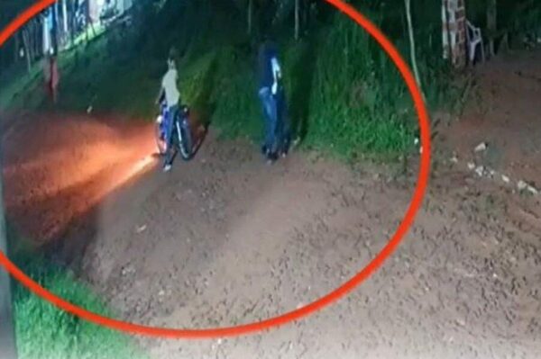 Padre defendió a su hija de motochorros y ligó balazo