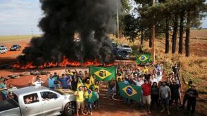 Seguidores de Bolsonaro generan caos tras perder elecciones