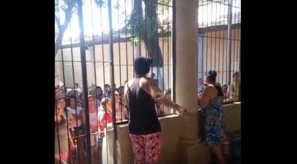 Crónica / Carmen Villalba tiene “régimen diferenciado” he'i Ministro de Justicia