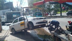 ¡Que mal!: Grúa se llevó móvil de ABC por estacionar en lugares prohibidos