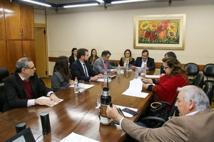 Hacienda aboga por sanción de créditos para pago de bonos y programa Becal - .::Agencia IP::.