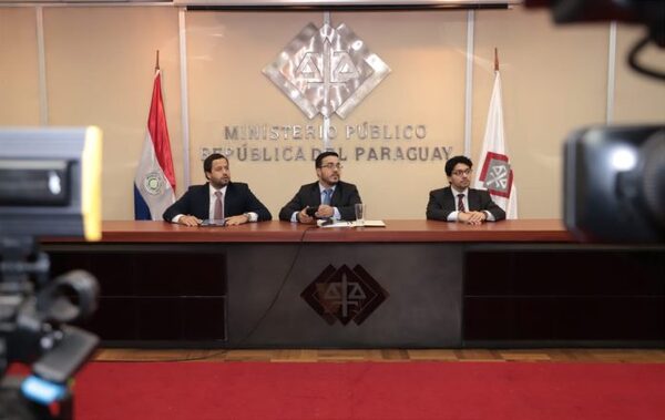 Por lesión de confianza, presentan acusación contra exgobernador de Central