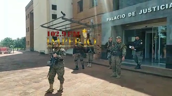 Falso anuncio de bomba en el Palacio de Justicia movilizó a Policía Nacional y bomberos - Radio Imperio