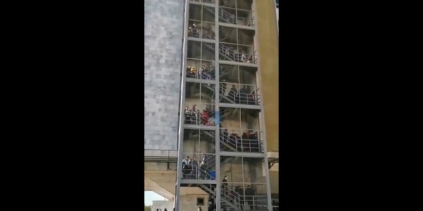Descartan bomba y funcionarios vuelven a entrar al Palacio de Justicia - ADN Digital