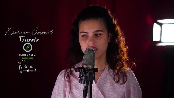 Ximena Coronel presenta su segundo tema "Cursi"