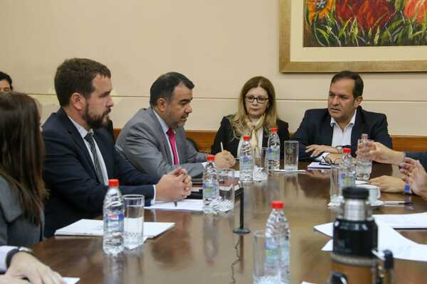 Diario HOY | Hacienda aboga por aprobación de importantes préstamos del Banco Mundial y el BID