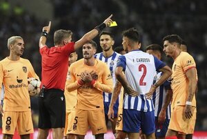 El Atlético cae contra el Oporto (2-1) y no se clasifica para la Liga Europa