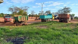 Fleteros de la obra de Tres Bocas exigen pago a empresa constructora - Nacionales - ABC Color