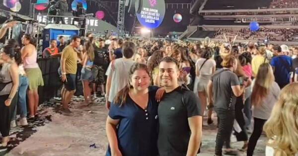 La Nación / Su novio le pidió matrimonio con “Yellow” de fondo en el concierto de Coldplay