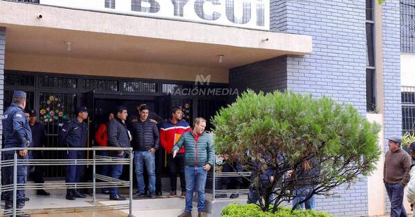 La Nación / Ediles de Ybycuí exigen ser parte del cierre administrativo tras la renuncia de la intendenta