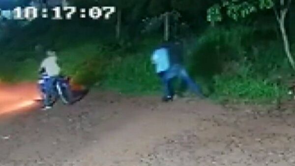 Un padre fue baleado al intentar defender a su hija de asaltantes