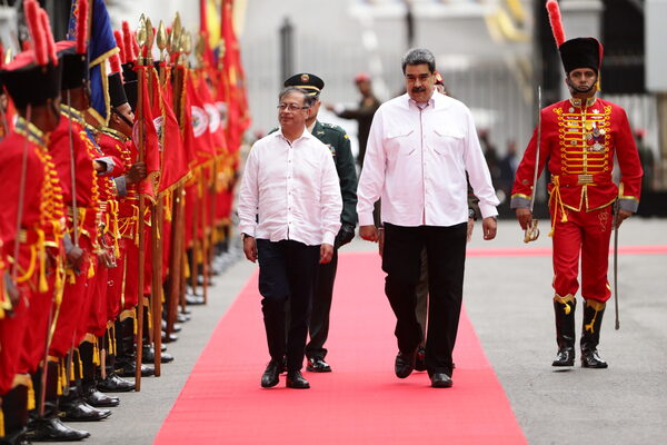 Petro y Maduro firman acuerdos moderados y simbólicos en su primer encuentro - MarketData