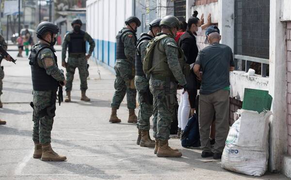 Diario HOY | Ecuador declara estado de excepción tras la muerte de 5 policías a manos de narcos