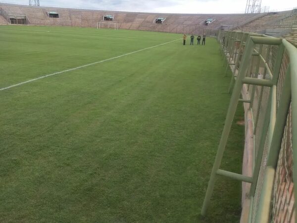 Encarnación: a paso redoblado culminan detalles del estadio de la LEF para su inauguración - Nacionales - ABC Color