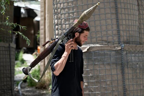 Afganistán: ONU denuncia abusos a más de 200 periodistas tras llegada de talibanes - Mundo - ABC Color