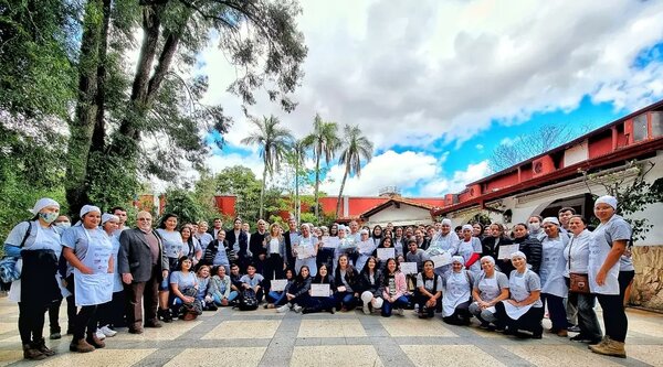 Casi 100 nuevos egresados en cursos de rápida salida laboral - .::Agencia IP::.