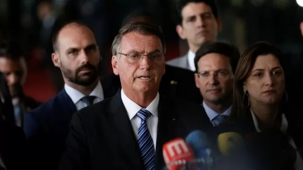 Bolsonaro evita reconocer su derrota frente a Lula pero dice que respetará la Constitución de Brasil