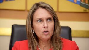 Diputada lamenta "tergiversación" de proyectos de ley en el Congreso