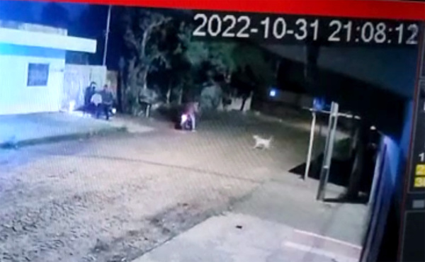 Motochorros despojan a una mujer de su motocicleta durante asalto en km 10 - La Clave