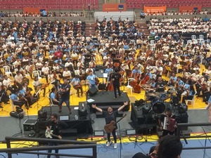 1.400 niños y jóvenes participaron del concierto de la mega orquesta de Sonidos de la Tierra - Te Cuento Paraguay
