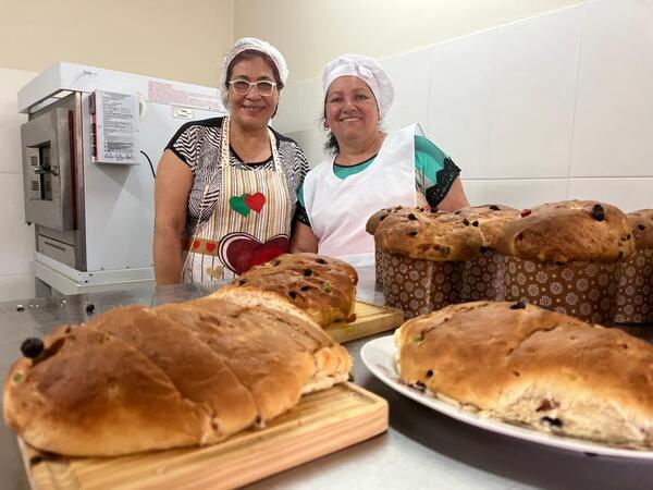 Diario HOY | Internas elaboran pan dulce para la venta: con lo recaudado darán una Navidad diferente a sus hijos