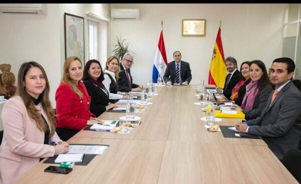 Canciller lidera preparativos para la visita presidencial a España - El Trueno