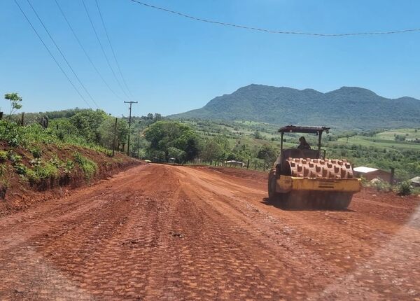 Avanzan las obras del tramo Fassardi - Kaguare'i en Guairá - .::Agencia IP::.