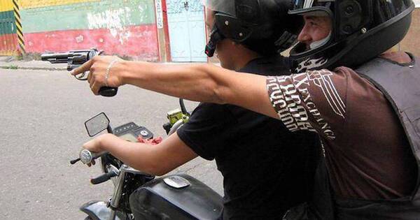 La Nación / Padre defendió a su hija y fue baleado por motochorros en Ñemby
