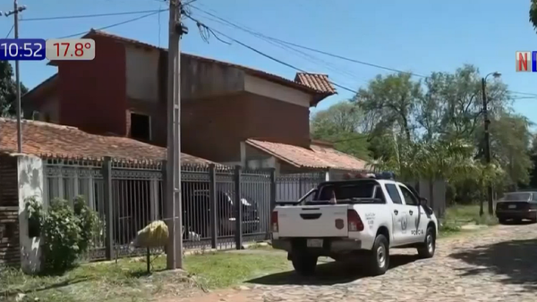 Delincuentes toman de rehén a una familia en Villa Elisa