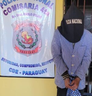 Hombre reduce a ratero y lo entrega a la policía