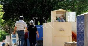 La Nación / Día de los difuntos: instan a familiares a visitar a sus seres queridos en los cementerios