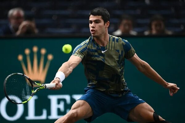 Alcaraz avanza a octavos en París-Bercy, Medvedev eliminado - Tenis - ABC Color