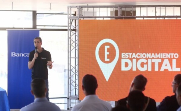 CDE: Estacionamiento tarifado se podrá pagar desde el celular
