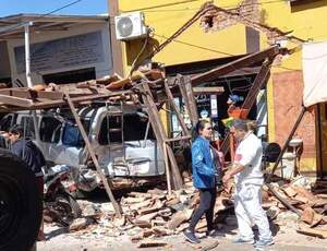 Aparatoso accidente deja dos heridos en Piribebuy •