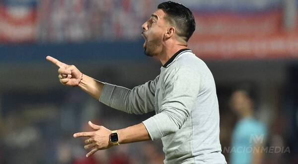 Crónica / [VIDEO] El cántico del Julio César Cáceres que habla de su fanatismo por la "O"