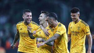 El Benfica obra el milagro en Israel