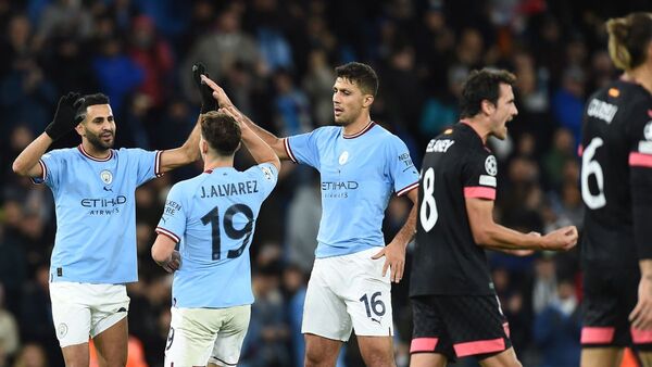 Manchester City despierta a tiempo y remonta al Sevilla