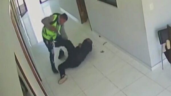 Brutal agresión a un guardia para robar G. 700.000 y dos celulares