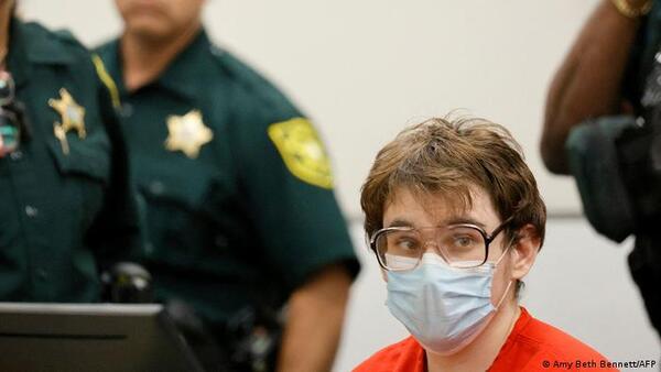 Cadena perpetua para autor de matanza en Parkland en EE.UU.