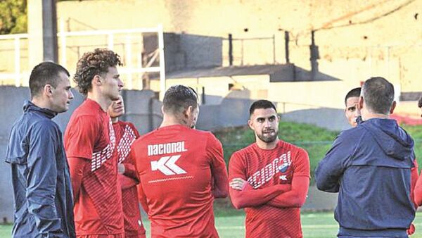 El Tricolor se instala hoy en el Sur para jugar la final