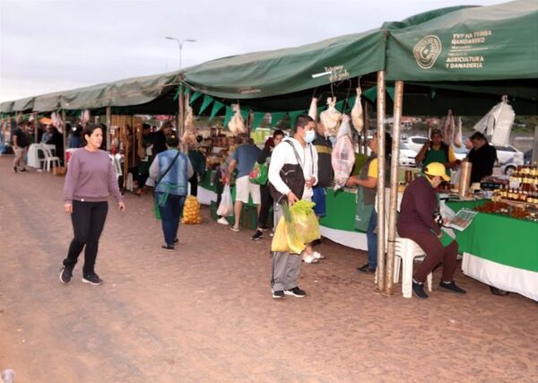 Más de 800 productores realizan este jueves la Feria de la Agricultura Familiar en Loma Plata, Chaco