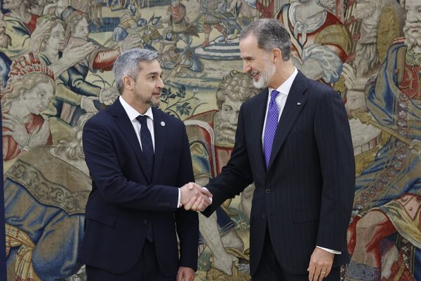 Encuentro con el Rey Felipe VI marca inicio de la visita oficial de Mario Abdo Benítez a España - .::Agencia IP::.