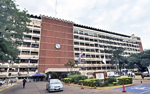Diario HOY | Nueva denuncia salpica al IPS: bebé falleció en el vientre por negligencia médica