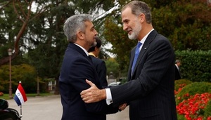 El Rey Felipe VI recibe en Palacio de La Zarzuela a Mario Abdo Benítez