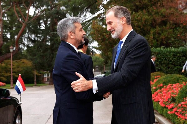 El Rey Felipe V recibe a Mario Abdo Benítez en su visita a España - MarketData