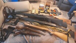 Hallan arsenal en casa de hombre que asesinó a su hija e hirió a su esposa e hijo - Policiales - ABC Color