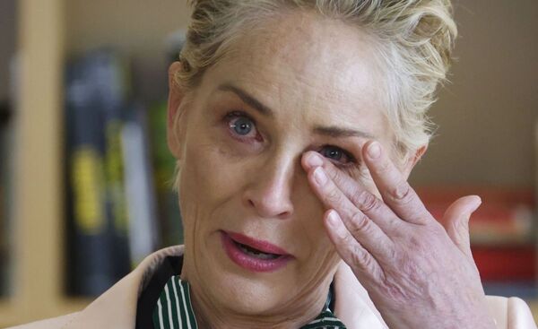 Diario HOY | Sharon Stone anuncia que lucha contra un tumor tras un diagnóstico erróneo