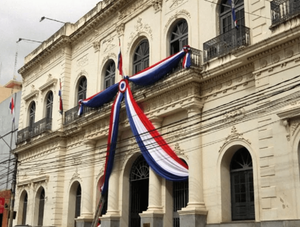 Medio dice que Reino Unido planea deportar inmigrantes a Paraguay y Cancillería lo niega · Radio Monumental 1080 AM