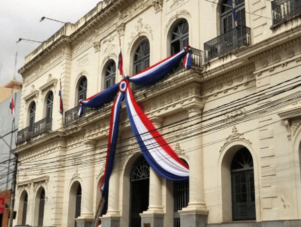 Medio dice que Reino Unido planea deportar inmigrantes a Paraguay y Cancillería lo niega · Radio Monumental 1080 AM