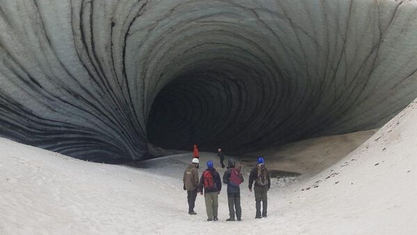 Un brasileño muere en la Patagonia al caerle un hielo encima